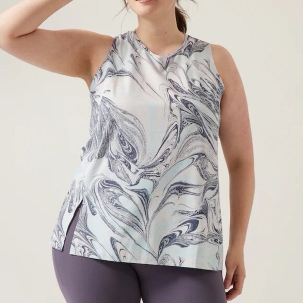 ATHLETA Zephyr Refined Tank Large